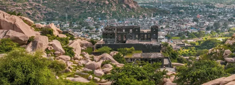 ઈડરિયો ગઢ: ઈડર રાજ્યનો ઇતિહાસ અને લોકવાયકાઓ.