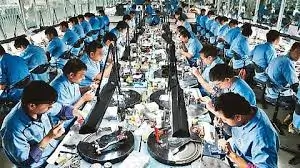 હીરા ઉદ્યોગ (સુરત): કટીંગ અને પોલિશિંગમાં સુરતનું વર્લ્ડ ડોમિનેન્સ.