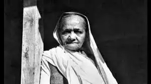 કસ્તુરબા ગાંધી: સત્યાગ્રહમાં બાનું મૂક સેવિકા તરીકે યોગદાન.