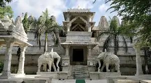 કુંભારિયાના જૈન મંદિરો: આરસપહાણની કોતરણી અને ઇતિહાસ.