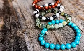 ખંભાતનો અકીક ઉદ્યોગ: પથ્થરમાંથી ઘરેણાં બનાવવાનો પ્રાચીન વ્યવસાય.