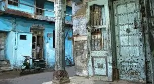 પોળનું જીવન: અમદાવાદની પોળની રચના, ઓટલા પરિષદ અને ભાઈચારો.