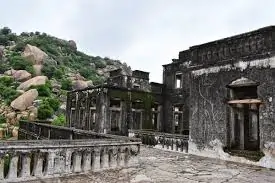 રૂડા મહેલ (ઇડર): ખંડેર બની ગયેલા ઇડરના રાજમહેલનો ઇતિહાસ અને શૌર્યગાથા.