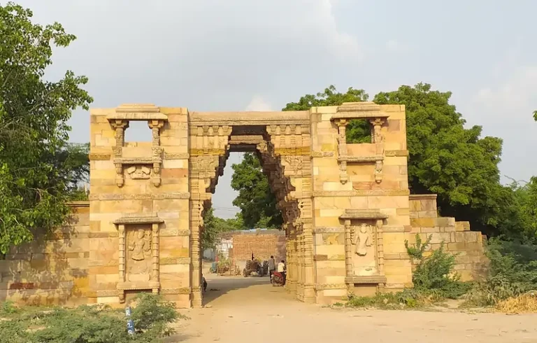 જિંજુવાડાનો કિલ્લો: ઝાલાવાડ પ્રદેશમાં સોલંકી કાળનું ભવ્ય રક્ષણાત્મક સ્થાપત્ય.